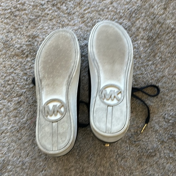 Size 9 - Picture 3 of 3